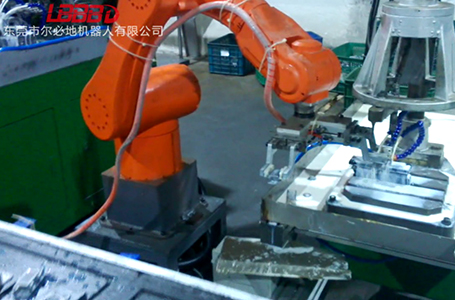 爾必地上下料機器人流水線作業現場案例視頻