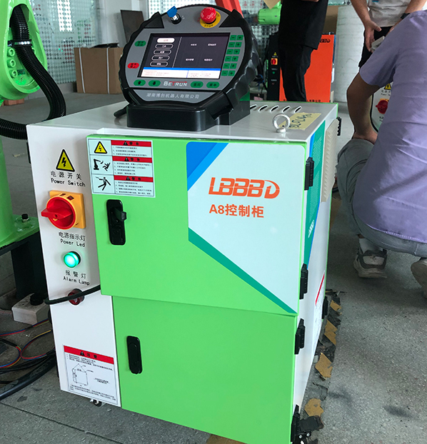 簡單介紹焊接機器人控制系統